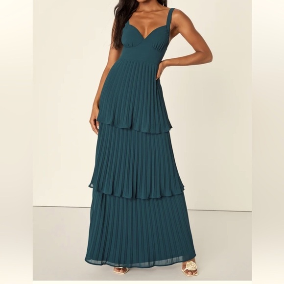Lulus Luxe Perfection Emerald Green Pleated Tiered Backless Maxi Dress sze L NWT - Picture 1 of 14
